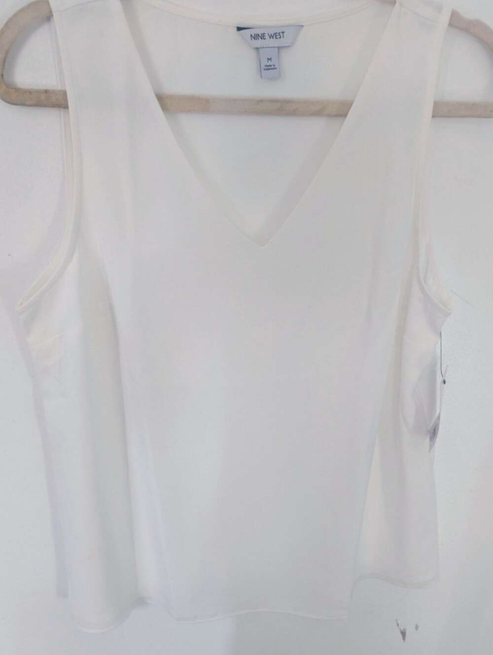 Nine West White lined Shell Sleeveless V-neck Top BNWT